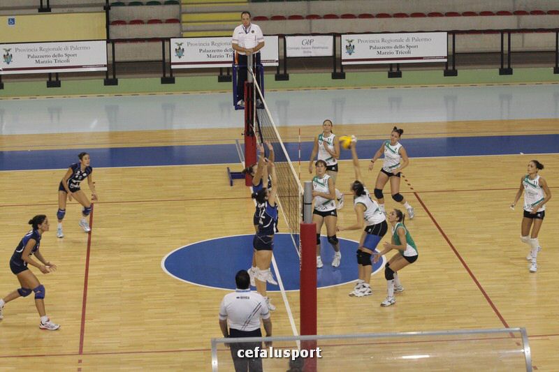 111030 volley 248_tn.jpg